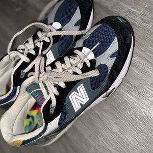 New Balance men’s  Navy, Gray, Black & Green Sneaker Shoes